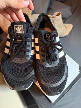 adidas Men’s Black and White Retro Runner Sneakers